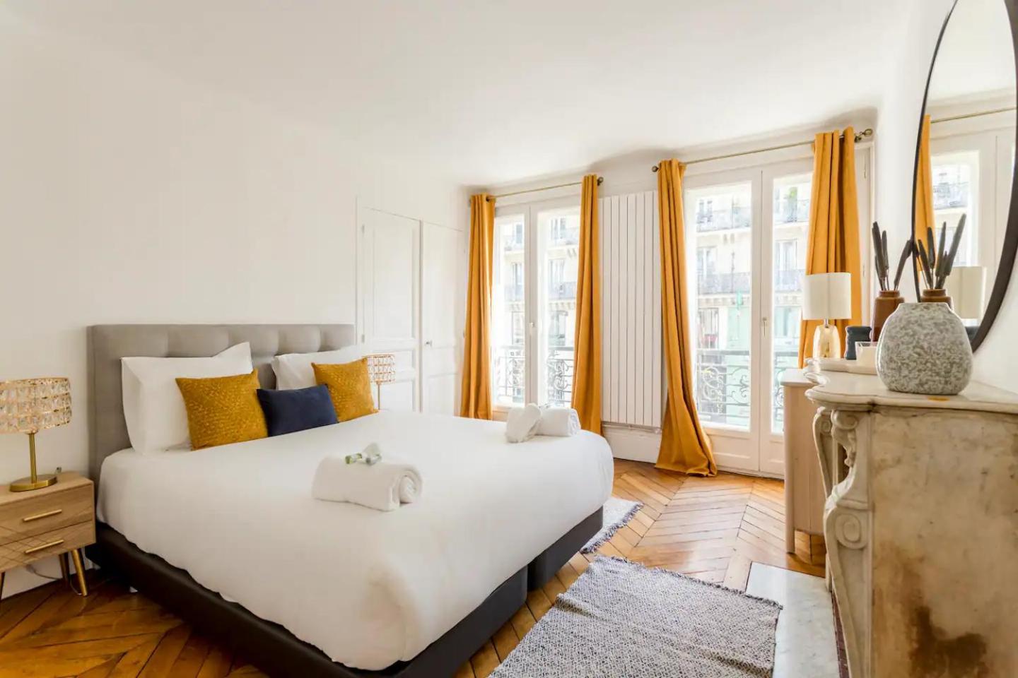 8P - 3Br Le Marais Spacious - Central - Historic Apt Париж Екстериор снимка
