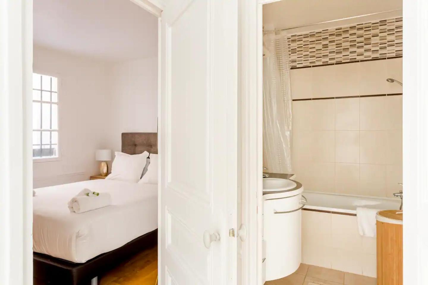 8P - 3Br Le Marais Spacious - Central - Historic Apt Париж Екстериор снимка